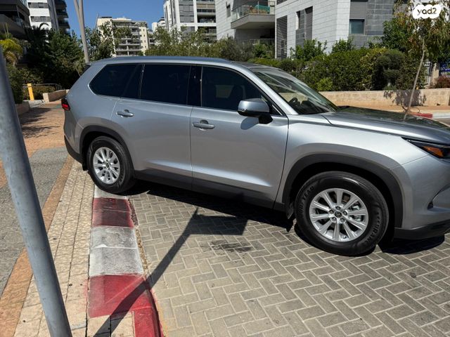 טויוטה גראנד היילנדר