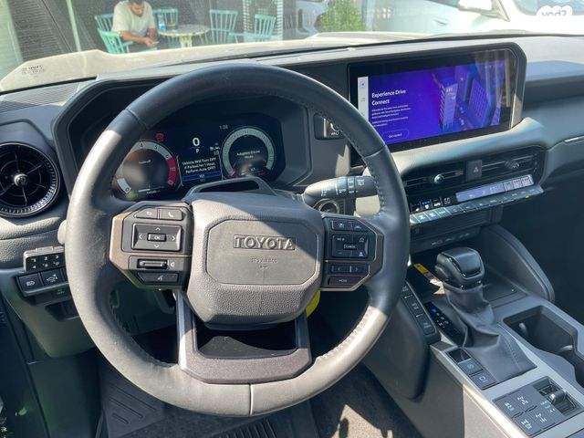 טויוטה לנד קרוזר