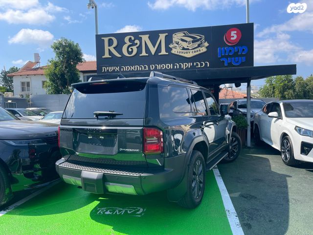 טויוטה לנד קרוזר