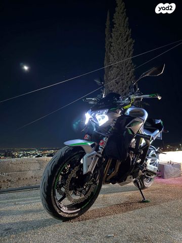 קאוואסאקי Z900