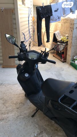 מודעת רכב סאן יאנג AEA3