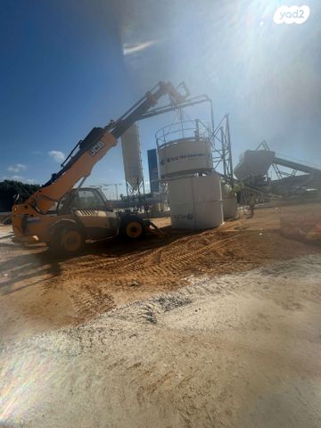 מודעת רכב מעמיס טלסקופי