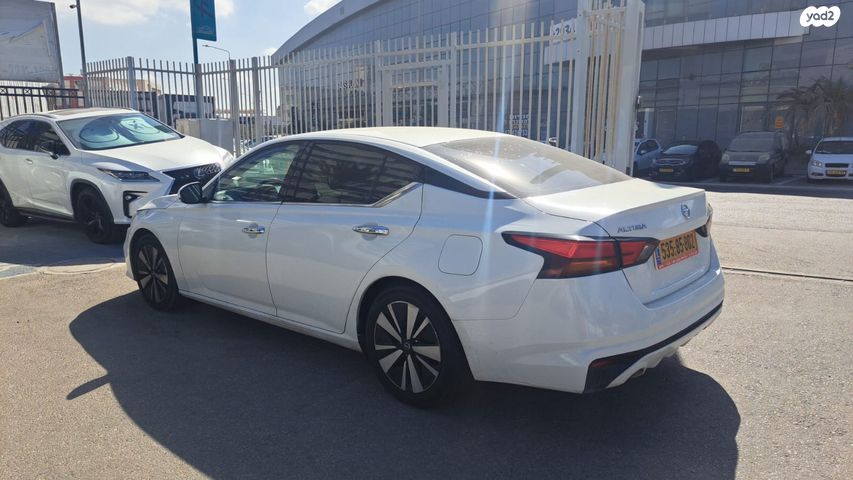 ניסאן אלטימה