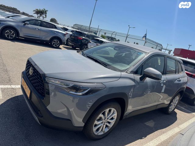 מודעת רכב טויוטה קורולה קרוס