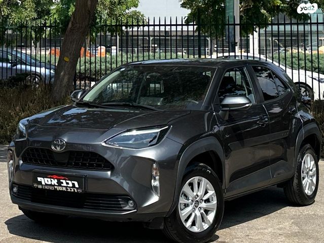 טויוטה יאריס קרוס