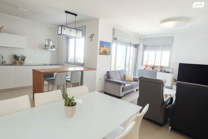 דירה, דגניה 2, ח-501, חולון