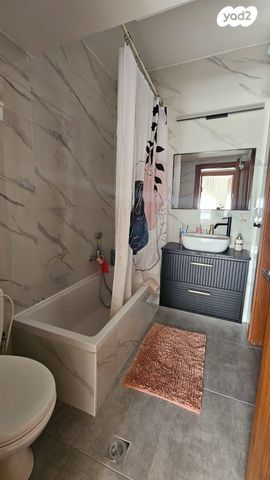 דירה, נעמי שמר 10, קרית אילון, חולון