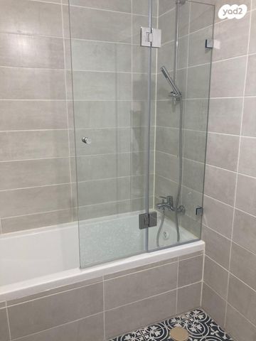 דירה, דרך שיבא 10, רמת אפעל, רמת גן