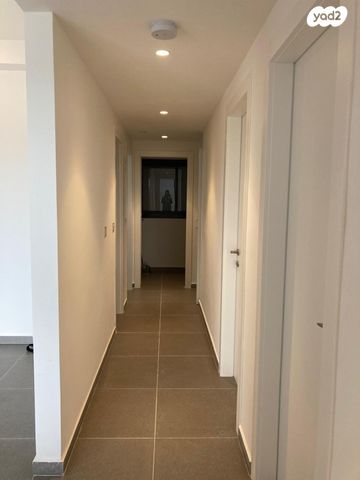 דירה, דרך שיבא 10, רמת אפעל, רמת גן