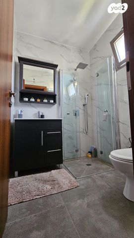 דירה, נעמי שמר 10, קרית אילון, חולון