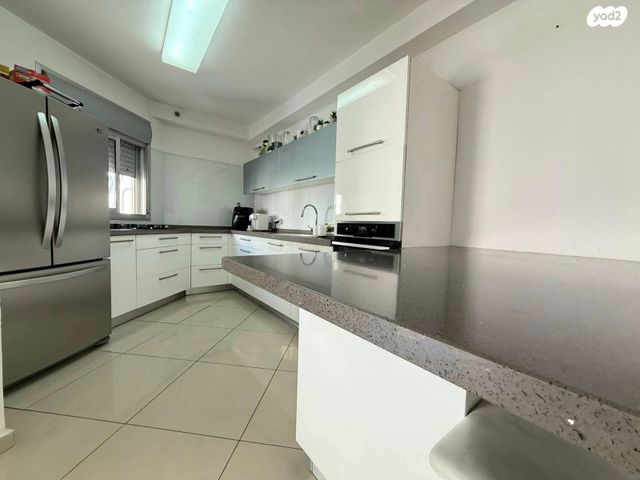 דירה, נעמי שמר, קרית אילון, חולון