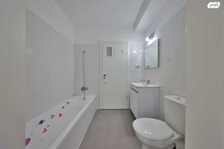 דירה, עפרה חזה, משכנות האומנים, קרית מוצקין