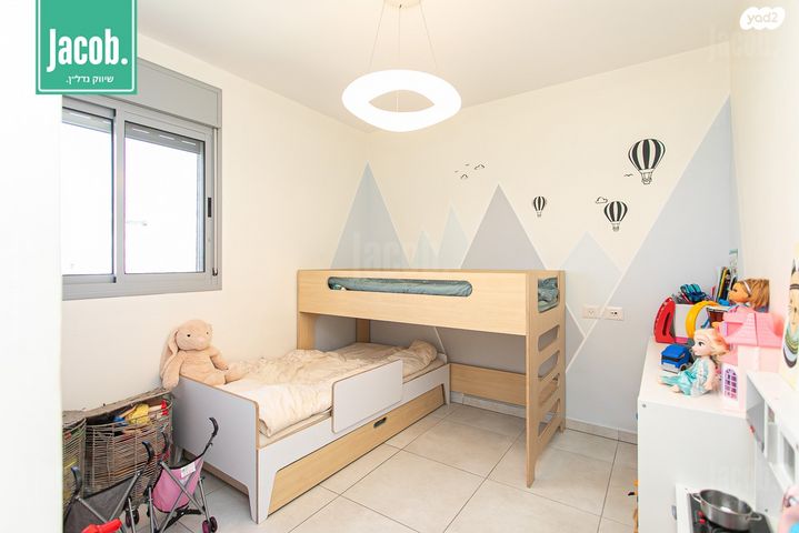 דירה, הגל, החותרים, טירת כרמל