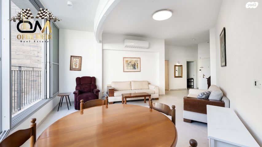 דירה, אנצו סירני, גבעת הרמבם, גבעתיים