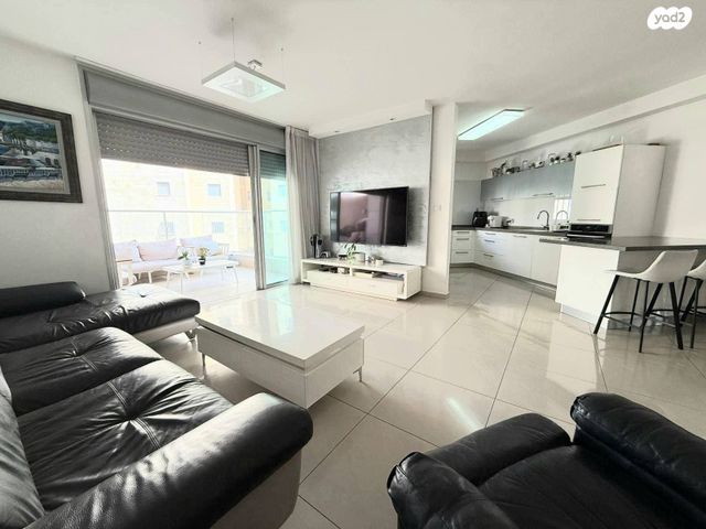 דירה, נעמי שמר, קרית אילון, חולון