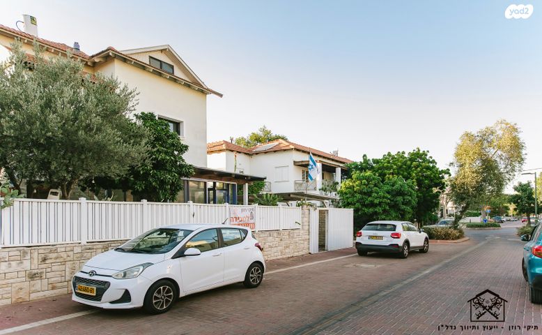 דו משפחתי, הרימונים, הגבעה, אבן יהודה