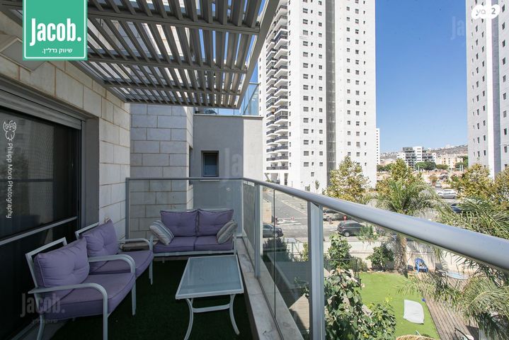 דירה, הגל, החותרים, טירת כרמל