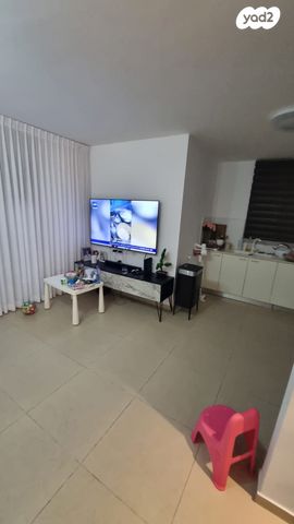 דירה, היוצרים, עיר היין, אשקלון