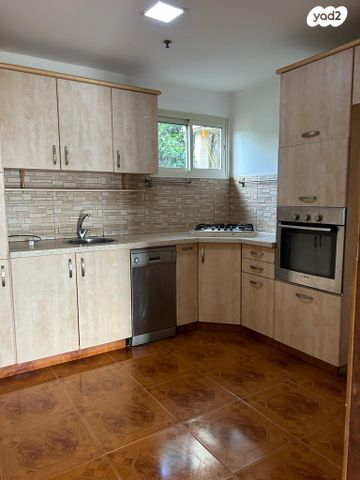 דו משפחתי, הארז, קציר, קציר