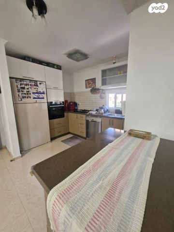 דו משפחתי, אפיק, גבים, ערד