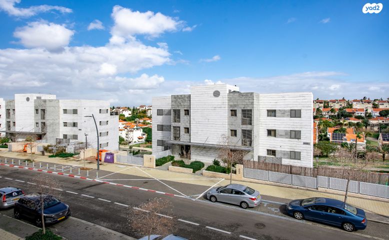 דירה, פול סמואלסון, פסגות אפק, ראש העין