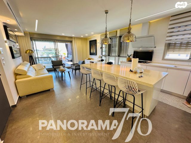 גג/ פנטהאוז, מפל התנור, שקמים ואגמים, אשקלון