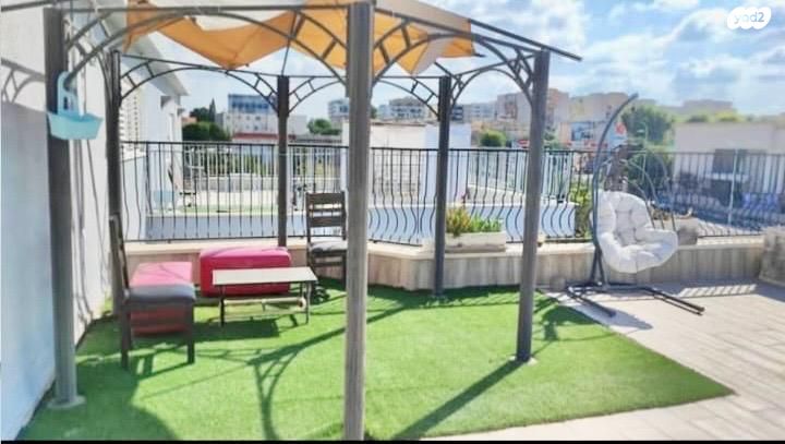 גג/ פנטהאוז, אברמסקי, קרית אתא