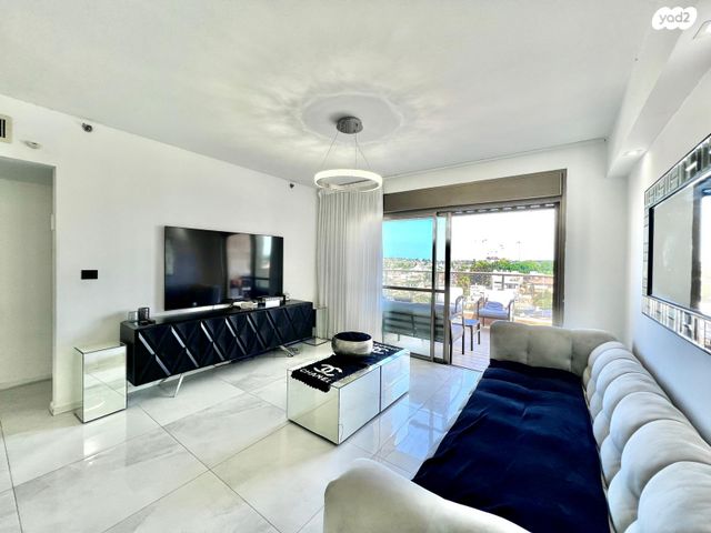 דירה, הרב מיימון 27, עין התכלת, נתניה