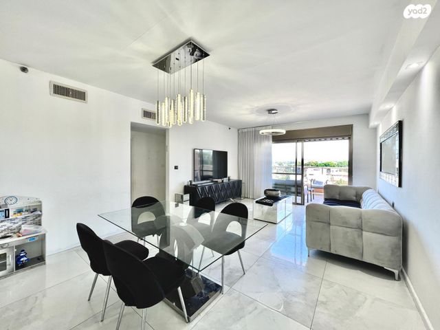 דירה, הרב מיימון 27, עין התכלת, נתניה