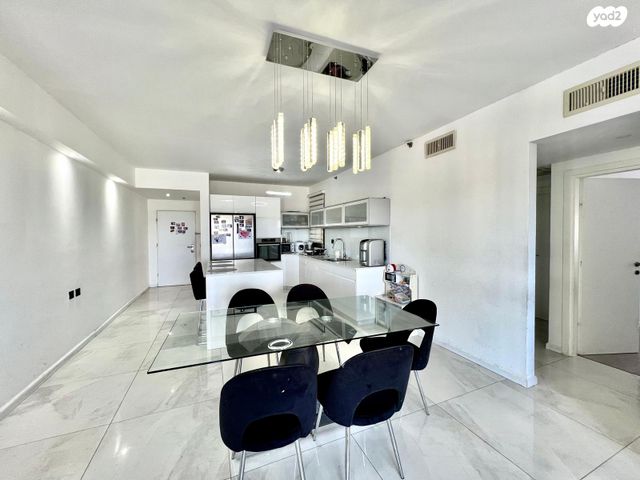 דירה, הרב מיימון 27, עין התכלת, נתניה