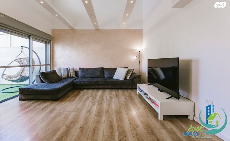 דירה, הרב ישעיהו משורר, הדר גנים, פתח תקווה