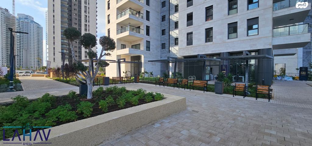 דירה, אמנון ליפקין שחק, נוף הטיילת, נתניה