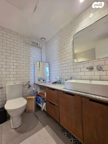 גג/ פנטהאוז, שיבת ציון 3, נווה שאנן, תל אביב יפו