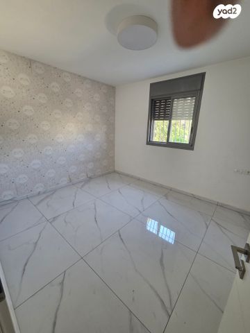 דירת גן, רמת חן ובן ציון, נתניה