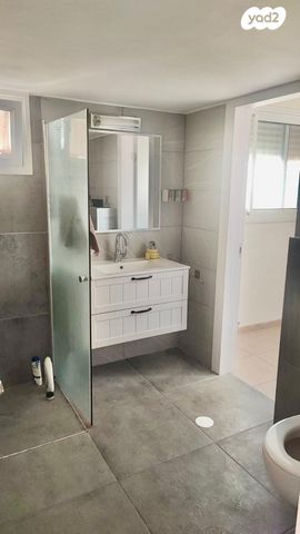 גג/ פנטהאוז, אברמסקי, קרית אתא