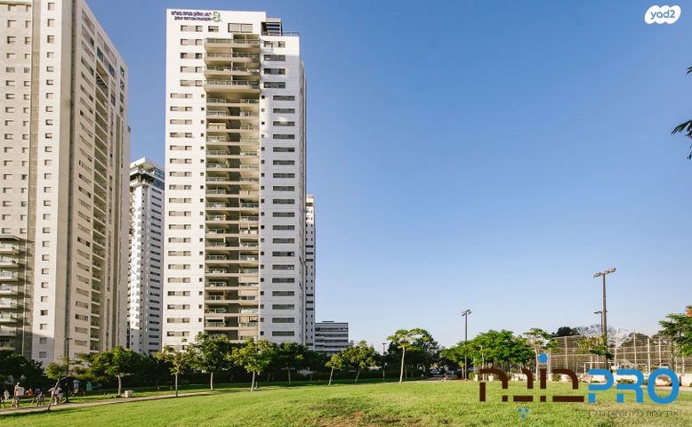 דירה, דודו דותן, הרקפות, ראשון לציון