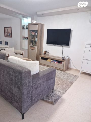 דו משפחתי, אפיק, גבים, ערד