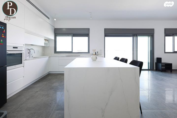 גג/ פנטהאוז, שרונה, כפר יונה