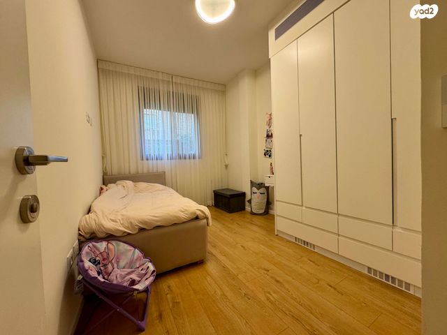 דירת גן, כיבוש העבודה, הרצליה הירוקה, נווה עובד, הרצליה