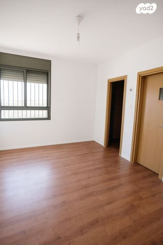 דירה, אלונים 12, קרית השרון, נתניה