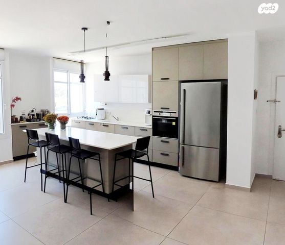 דירה, שדרות ניצה 4, צפון מערב מרכז העיר, נתניה