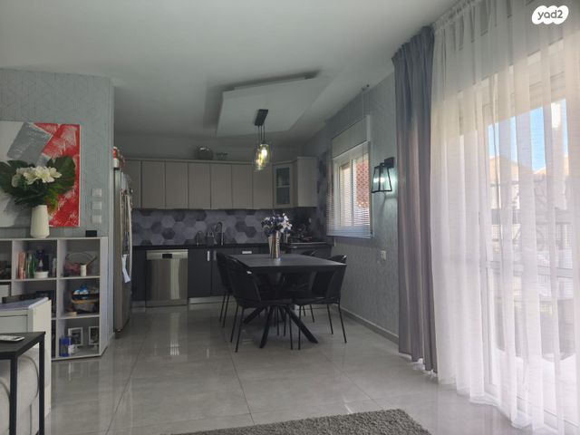 דו משפחתי, עורב, מעוף, ערד