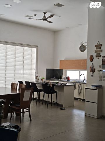 דו משפחתי, בית אריה / עופרים