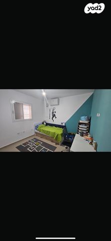 טריפלקס, אופקים