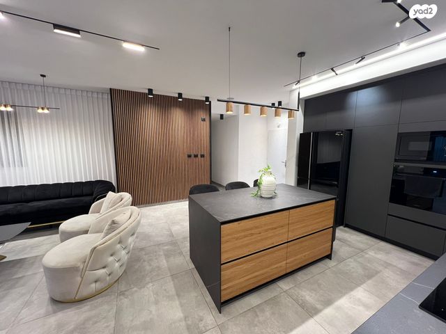 דירת גן, אריאל שרון, נווה שרון / שער העיר, נתיבות