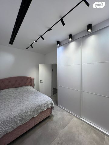 דירת גן, אריאל שרון, נווה שרון / שער העיר, נתיבות