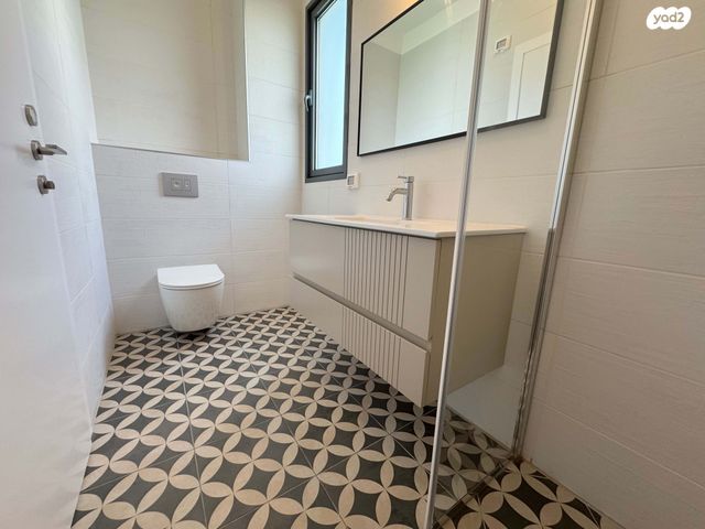 דירה, הרצליה