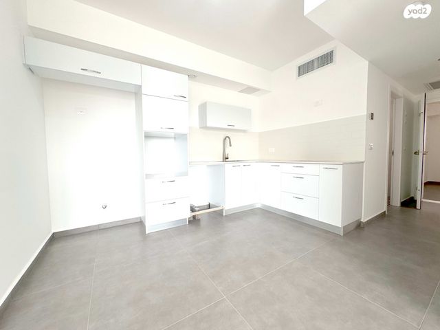 דירה, הרצליה