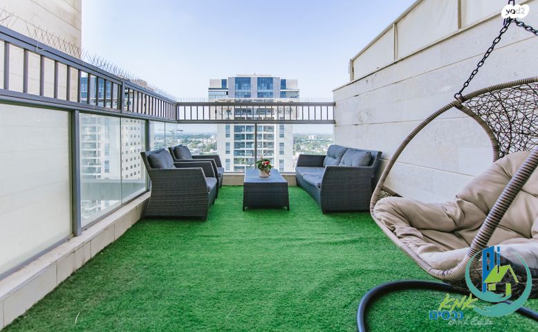 דירה, הרב ישעיהו משורר, הדר גנים, פתח תקווה