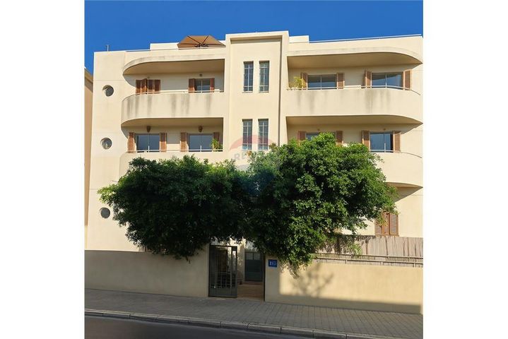 דירה, הדולפין 15, עג'מי, גבעת העליה, תל אביב יפו